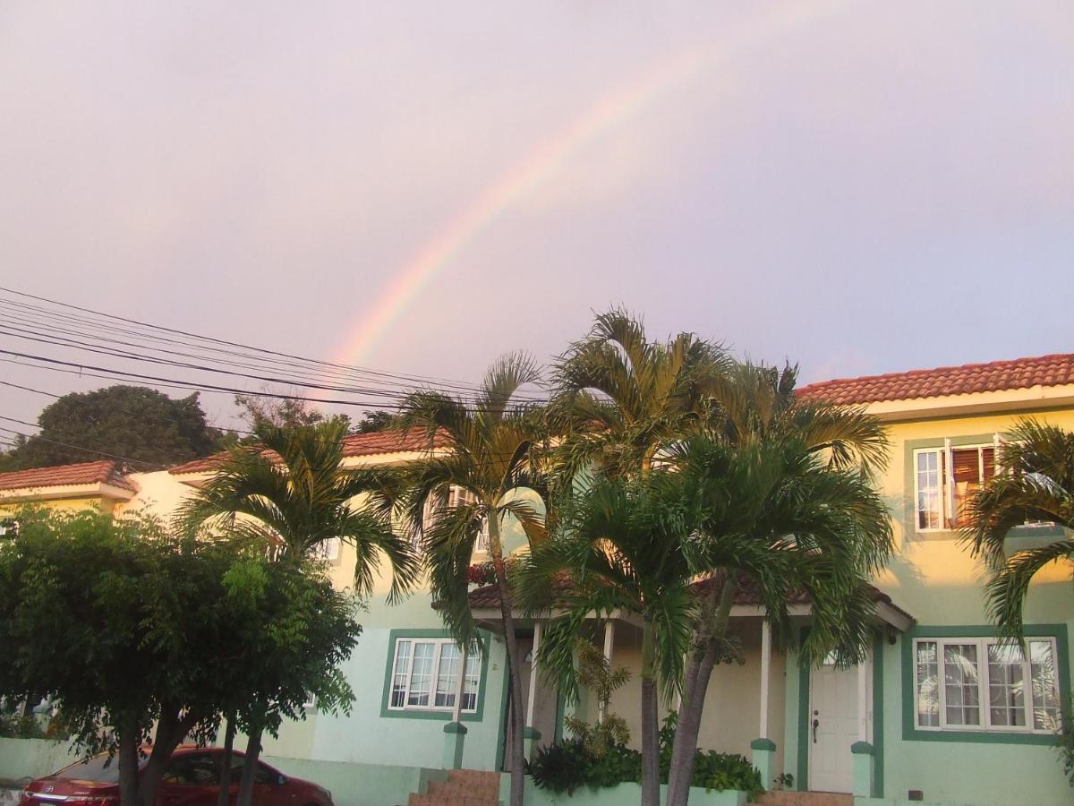 Bella Vista Villa Kingston Esterno foto
